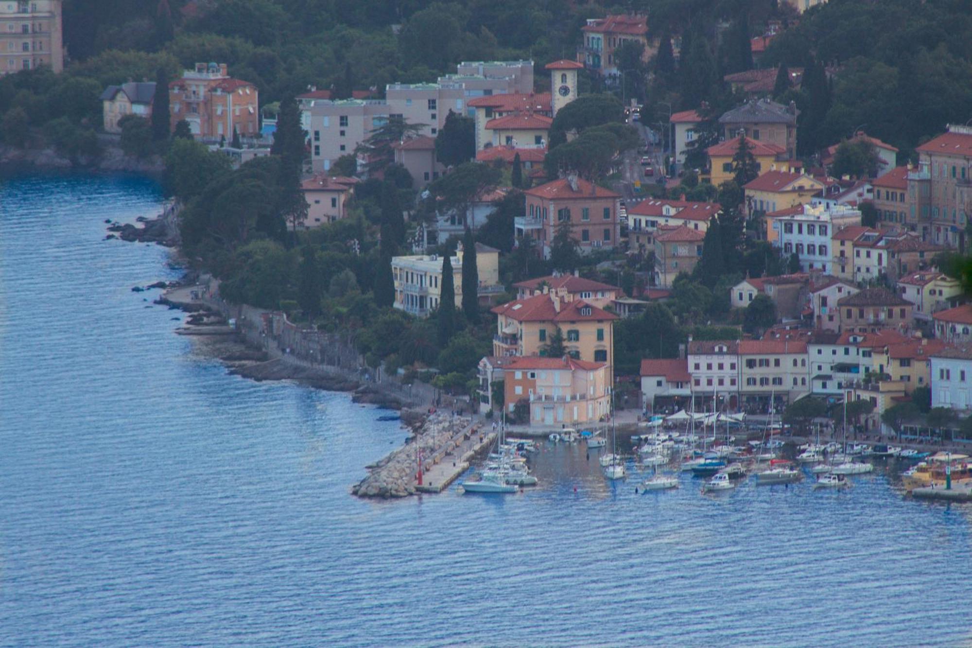 Sea View Retreat With 170Mbps Wifi And Sunny Balcony Apartamento Kastav Exterior foto